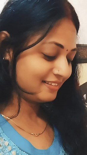 11K views · 9.5K reactions | ❤ #lucknowivloggerparul♥️ #oldsongs #expression #reelfeelkaro #reelitfeelit #instagramreels | Lucknowi vlogger Parul | Facebook