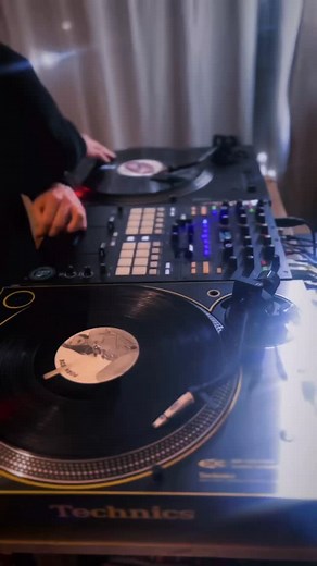 10K views · 1.1K reactions | WALL.DOT磊 #ScratchPerformance by @wall.dot #suspendedintime #dj #scratch #scratchdj #scratchvideo #realdj #thedj #turntablist #turntablism #scratcher #scratchdj #scratching #scratchpractice #realdjing #djing #dope #beat #music #love | Scratchvideo - Rodrigue | Facebook