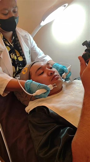 "✨ Level up your skin and body care routine with galvanic treatment! This gentle electrical current works to boost product absorption, reduce puffiness, and leave you with a smoother, more radiant complexion. Whether you’re targeting fine lines, uneven texture, or just want a deep, effective pampering session – galvanic therapy delivers visible results that make you glow from within! 💆‍♀️💫 Ready to experience the power of gentle currents for your skin?" KEY BENEFITS - Enhances absorption of se