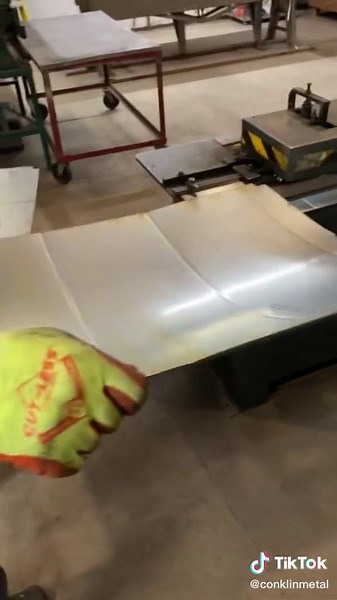 Rollforming Female and Male Pittsburgh On two Lockformer machines set up in a crossover for less steps and better flow #lockformer #rollforming