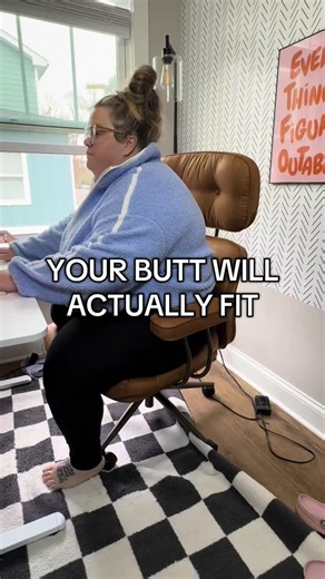Kryn | Plus Size Fashion Finds on Instagram: "An extra wide office chair that actually fits your butt. It's a miracle! #plussizefashion #plussizeclothing #plussizegirl #plussizeclothes"