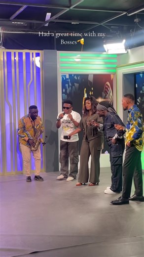 Had a great time at @AdomTV With my sweet mother @Sistersandybiy3guy 📌 and my boss @RIGHTEOUS VANDYKE🎶 ❤️😊it’s always a good time when we have a reunion☺️ #fypシ #fyp #adomtv #nsoromma #viralvideo