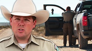 679K views · 10K reactions | Es "viernes negro" y eso significa que comenzó la temporada de caza de ciervos. Por lo que un guardián vigilará a una familia de forasteros que caza en propiedad ajena. 歷❌ #GuardianesDeTexas | Animal Planet Latinoamérica | Facebook