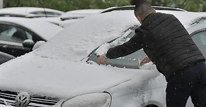 Sarajevo od jutros zavejano, temperature za dan pale za više od 20 stepeni: Ne pamte ovako nešto u aprilu