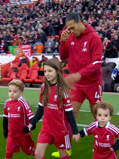 Diogo Jota’s sons Dinis and Duarte walk out at Anfield as mascots ahead of Liverpool v Wolves, a match-up between both clubs that their father played for during his time in the Premier League 🥹 Forever No. 20 💔 ↳ Premier League. Live & On Demand with 4K on Football’s New Home, Stan Sport. Stream now. #StanSportAU #PremierLeague #Liverpool #Wolves