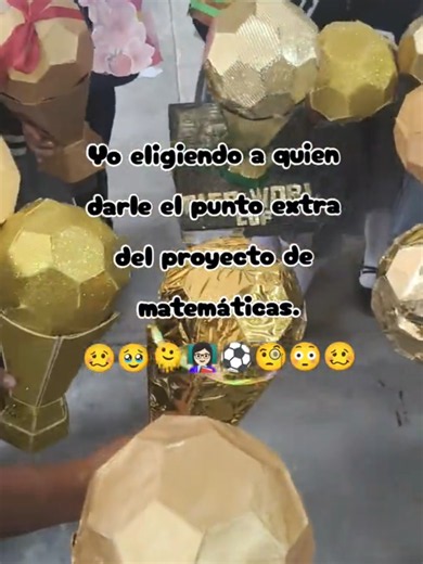 Cálculo de volumen de un balón de fútbol | explicación 1000/10
