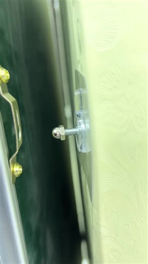 Nail-Free Wall Adhesive for Easy Home Decor