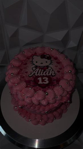 Pink Hello Kitty Cake 💗 • • • Book with YoFav 🛍️ #hellokitty #hellokittycake #birthdaycake #dallastx #pink