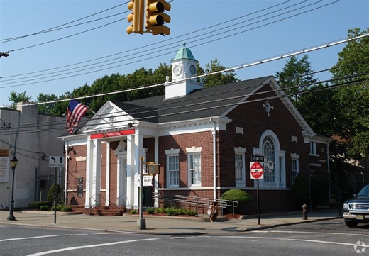 257 New Dorp Ln, Staten Island, NY 10306 - Retail for Sale | LoopNet