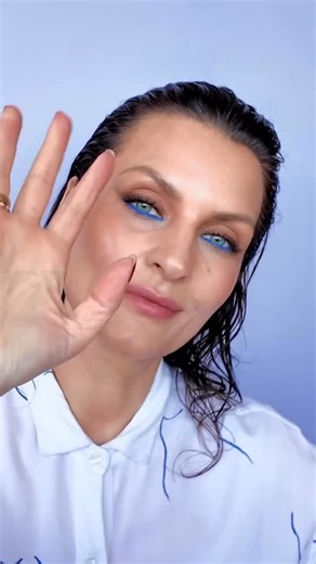 BÆR. on Instagram: "How-to blue eyeliner 🦋 with Makeup Artist Sam Chapman "Makeup has no age limit-just endless possibilities. Embracing bold colour, creativity, and self-expression with @1999.beauty because makeup is about joy, not rules" 💙 Shop 19/99 Beauty at BÆR. #WEAREBAER #BEBAER"