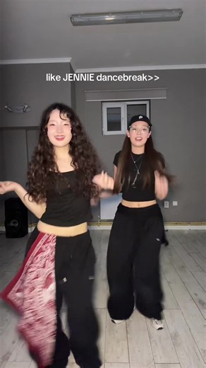 JENNIE Dance Break Highlights from MMA 2025