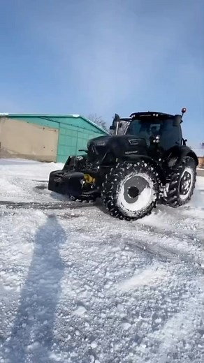 3 wheel donuts just hit different 😂 | Diesel truck addicts