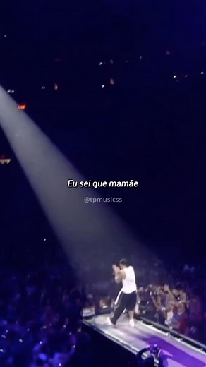 Musicss∆ on Instagram: "Eminem - Mockingbird (Live in New York)🖤 #eminem #rap #mockingbird #musicaaovivo #rapper #song"