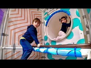 MARCOS E LAURA NO PARQUINHO INFANTIL INDOOR PLAYGROUND FOR KIDS - Familia Brancoala
