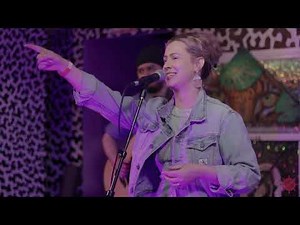 TunedUp Live | Jenny And The Tramps (Live Music)