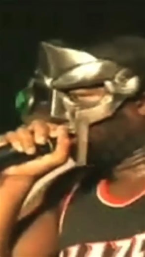 put me on 🫧 on Instagram: "MF DOOM performing “curls” on the sauce, live in atlanta, 2005 🎤 🎥 by radio rahim"