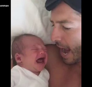 First-time dad uses amazing trick to calm his crying newborn daughter
