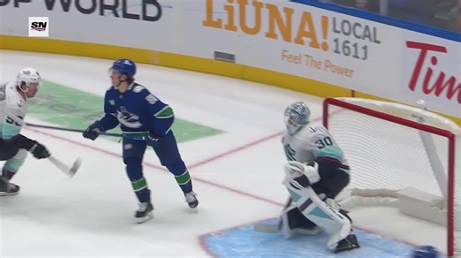 SEA@VAN: Lekkerimaki scores goal against Matt Murray