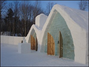 Building the Québec Ice Hotel