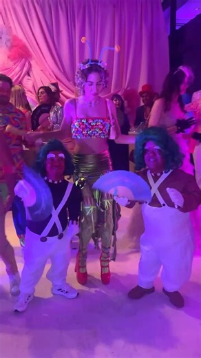 Oompa loompas aprooved my dance moves😛🥳🌈✊🏼 #oompaloompa