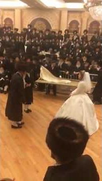 The Munkatcher Rebbe dancing Mitzva Tantz - Shevat 5777