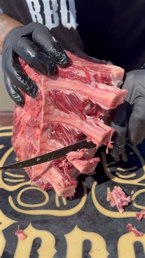 Benjamin Kendrick on Instagram: "Happy Holidays Everybody! My dm’s have filled up past couple days strictly asking about prep and cooking a prime rib/rib roast. Figured I’d pull out some content tonight and tomorrow with prep and cook for these questions in case anybody needed to see any tips. Plenty of this content circulating on social media right now. I will just go ahead and add to it. Starting off with prep of a bone in rib roast. I prefer bone in and always French the bones as it is an awe