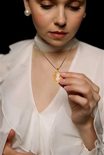 The $100,000,000,000 Diamond Scam