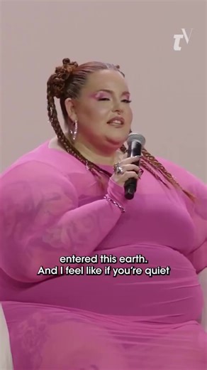 Body positivity activist Tess Holliday says she’s blocked her entire family because they are “quiet” on Palestine, Congo and Sudan. “I literally blocked my brother yesterday. I’m not speaking to my mom, my stepmom, my dad…I’m like, who can I block next?” | Breaking Battlegrounds