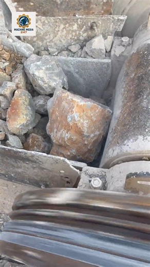 Unbelievable 🚨 Stone crusher #crusher #crushingmachine #jawcrusher