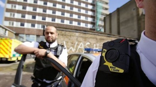 Metropolitan Police officers start wearing body cameras