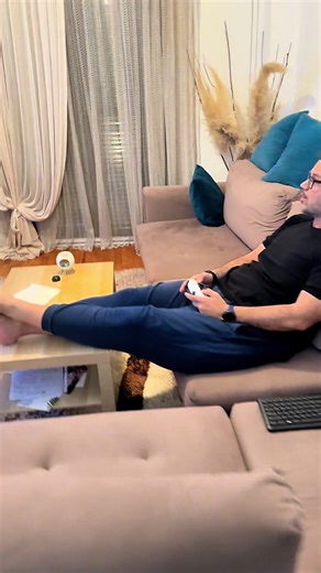 Το 2025 φεύγει και απ όλα κρατάω αυτήν την μέρα που μου άλλαξε όλη μου την ζωή αυτό το μαγικό κουτί. ΥΓ Με έκανε και παράτησα Call Of Duty στην μέση αλλά χαλάλι. #creatorsearchinsights #viral #viralvideos #forupage #fy