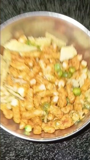 Making// 😋 Bhel Puri // with mee 😃✨️ # zoha's DIY corner ♥️ 😎 // try at home 🏡 yummy #chef zoha