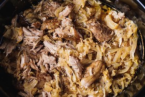 Slow Cooker Pork And Sauerkraut