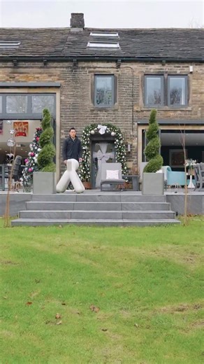 CHRISTMAS AT TREETOPS HOUSE Christmas at Treetops House, where there’s room for every tradition, every tree, and the full festive spirit.🎄 | Burton James