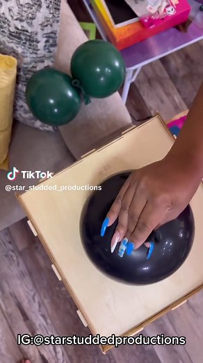 Tired of the standard balloon column? 🥱Let's make a 𝓑𝓾𝓫𝓫𝓵𝓮-𝓑𝓾𝓻𝓼𝓽 balloon column together!🎈 Supplies Needed: ✅Balloon Pump ✅Balloon Sizer ✅11/12” Balloons ✅5” Balloons ✅36