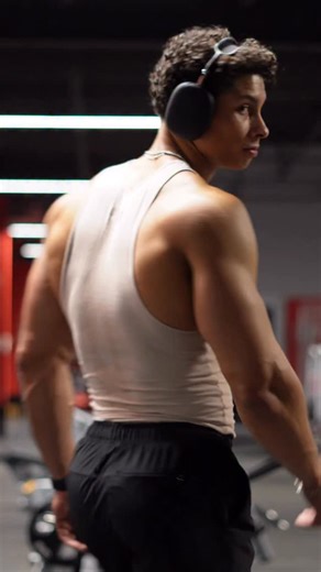 The #1 Exercise For Forearms You’re Not Doing ‼️ 2 sets of these and your forearms will be cooked 🔥 The reverse curl x wrist curl combo was an exercise I randomly through together around 5-6 years ago. It has been my go-to forearm exercise ever since. I mean, who doesn’t want big meaty forearms??? 1:1 coaching link in bio 🔗 @youngla @ehplabs @helimixco Code “DRE” #gymrat #fitnessmotivation #fitguys #forearms | Gainsbydre