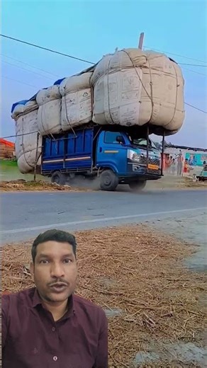 রোডে ওঠার সময় গাড়ি উঠে গেল উপর দিয়ে 😯😲 #machinetransport #shortsviral #robohelp