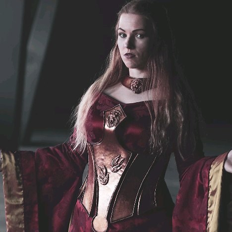 Worbla sculpting ☺️ So relaxing! Even though I feel more like working with Worbla in winter than in summer, because it gets hot while heating up the material 🤭 | Pretzl Cosplay