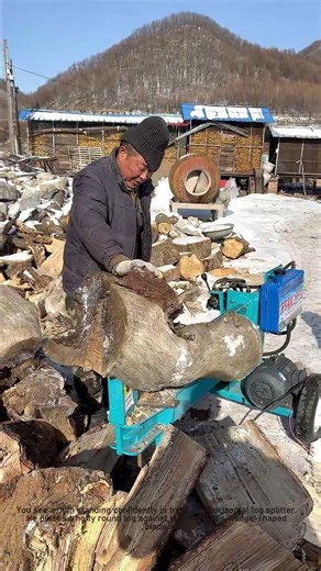 How a Log Splitter Works in 5 Seconds! 🪓