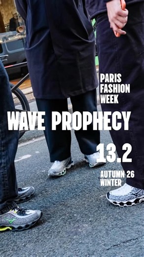 Mizuno Sportstyle Jp on Instagram: "… 「WAVE PROPHECY 13」をベースに再構築した 「WAVE PROPHECY 13.2」。 ランニングシューズ由来の斬新なデザインを継承し、 ヒールやシュータン周りのディテールを調整。 ソールにはミズノ独自のINFINITY WAVEを搭載し、 クッション性と安定性を両立している。 #mizuno #ミズノ #mizunosportstyle #美津濃"