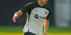 Pau Cubarsí, central de 16 años, y Marcos, novedades en la lista de Xavi