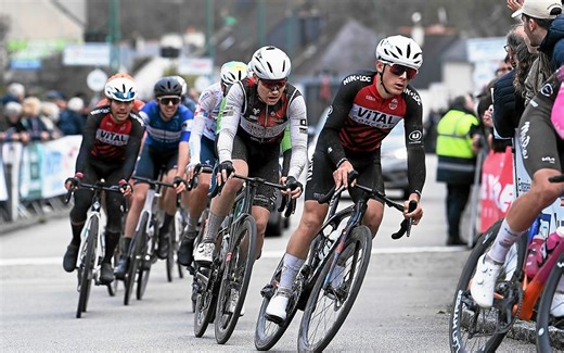 Le Grand Prix Gilbert-Bousquet et les Boucles Guégonnaises en direct vidéo sur Le Télégramme | Le Télégramme
