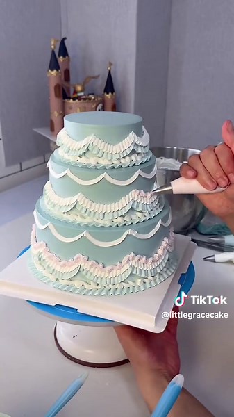 Haze Blue and Pink Ombre Cake Tutorial