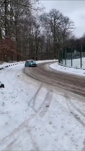 50K views · 818 reactions | Who said Classic Minis can't go sideways?  by @paul.syren #cars #fblifestyle #mini #oldcar #minicooper #drift #classicmini | Mini Cooper Club | Facebook