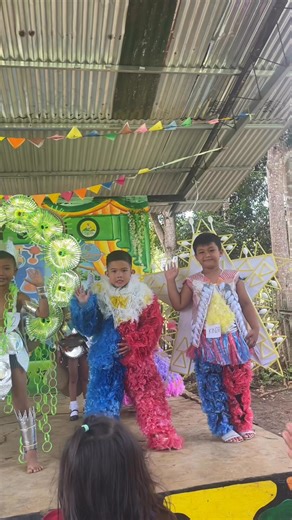 Science Month 2025 reminds us that sustainability begins with creativity. These recycled costumes highlight the beauty of innovation and responsibility. ✨🧪 #ScienceMonth2025 #Recycool #TurningWasteIntoWonder #SustainableStyle #followersreels @highlight | Bry Yan
