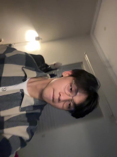 Masih Terpesona: Rutinitas Perawatan Rambut Melvin Genuino