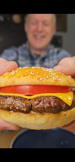 Relish The Sizzle Of This Pixel Perfect Chezburger! 😋 #roblox #chezburger #burger #robloxfyp #robloxedit #robloxx #robloxtiktok #cheeseburger #baking #fyp | Fred YT