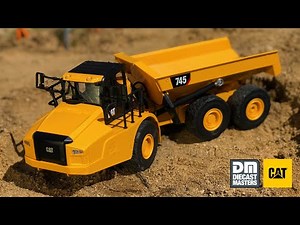 Diecast Masters 1:24 Scale RC Cat® 745 Articulated Truck