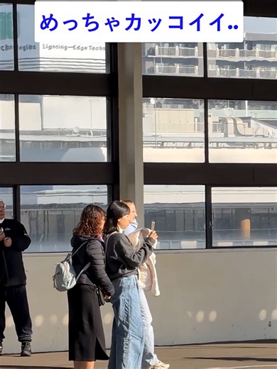 [めちゃカッコイイ..]初めて見た新幹線に外国人親子は最高の思い出となりました！#新幹線#外国人#日本 - 日本が好きすぎて