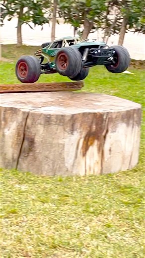 4 x 4 Off Road RC Car